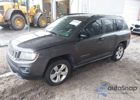 2017 Jeep Compass Sport Fwd z USA, uszkodzony, nr VIN 1C4NJCBA8HD147231